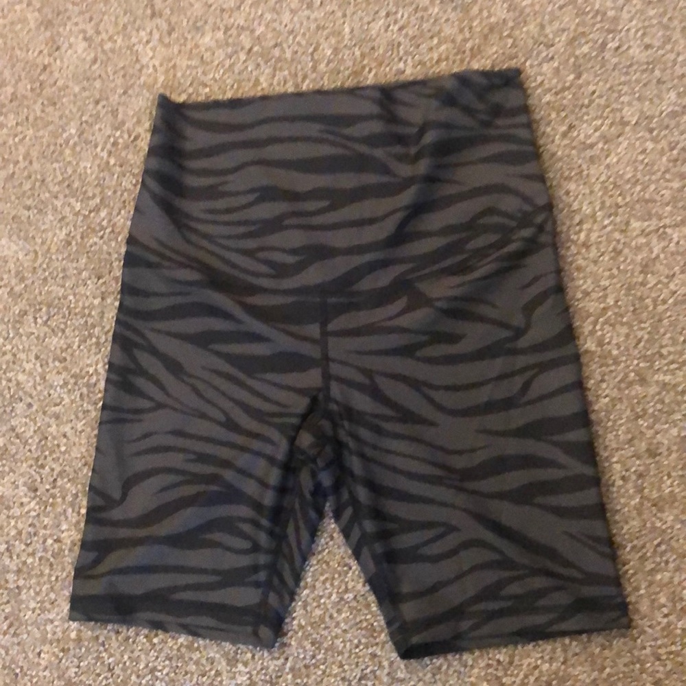 Old navy black and gray tiger striped work out biker shorts